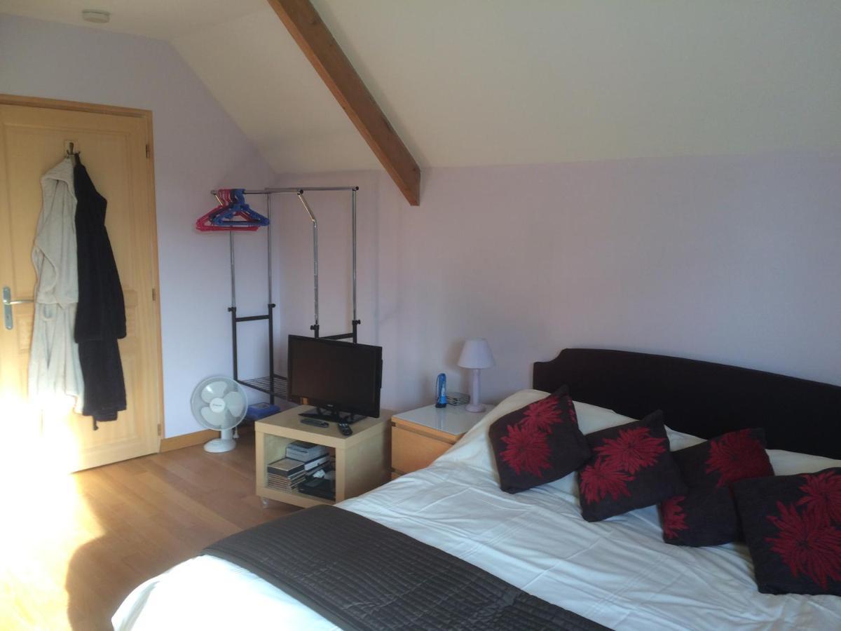 Les Petits Chenes Bed & Breakfast La Pellerine  Екстериор снимка